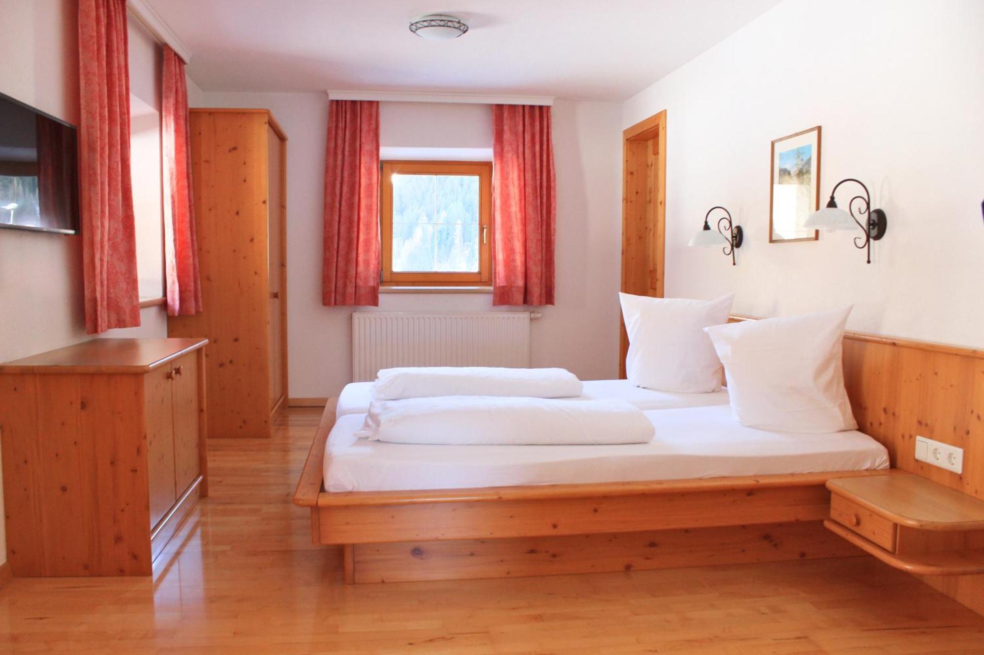 Haus Trisanna Apartment Galtür Екстериор снимка