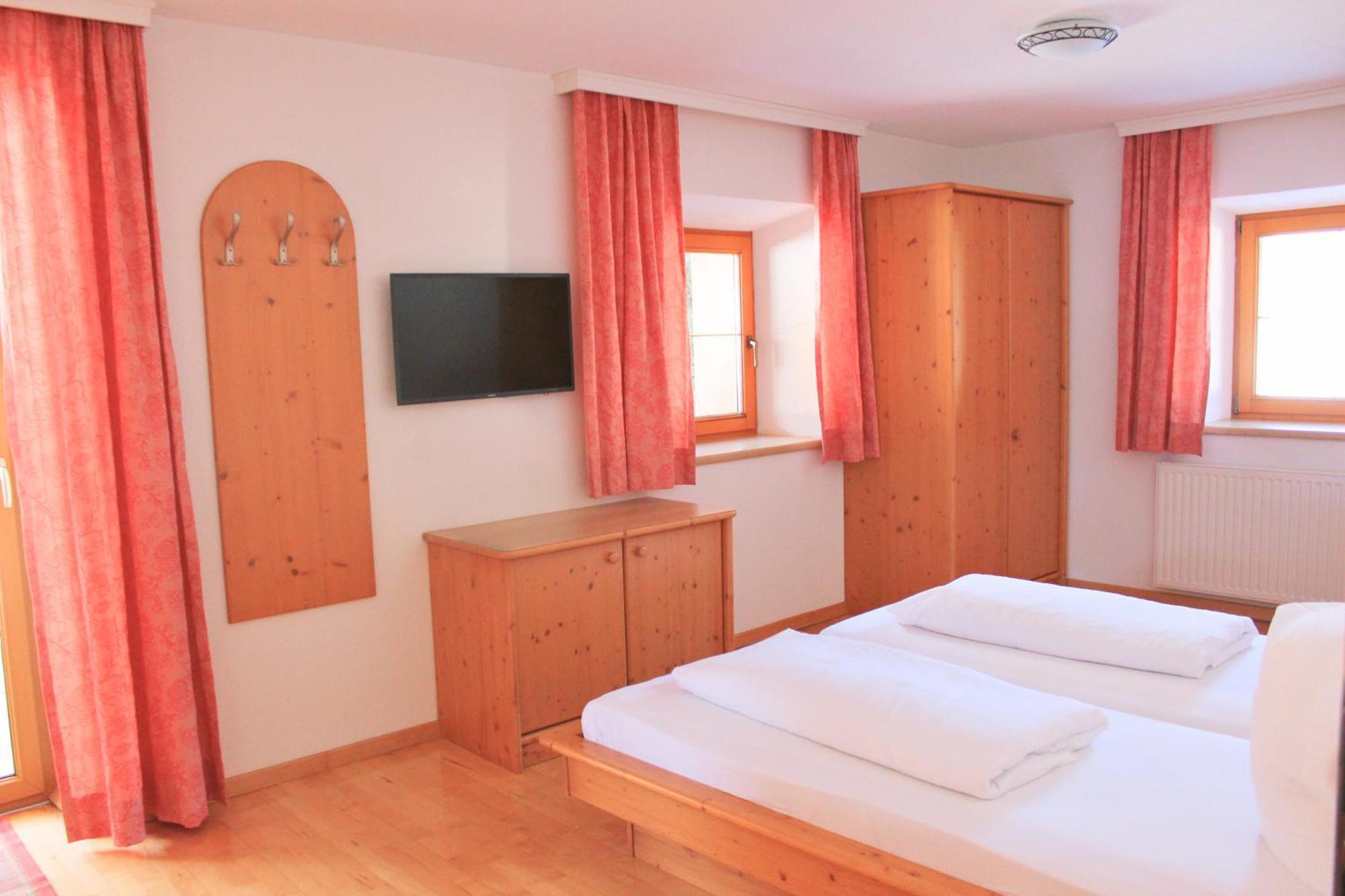 Haus Trisanna Apartment Galtür Екстериор снимка
